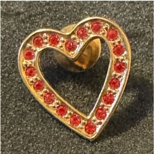 AVON Vintage “Sparkling Heart Pin” 1992 in original box.